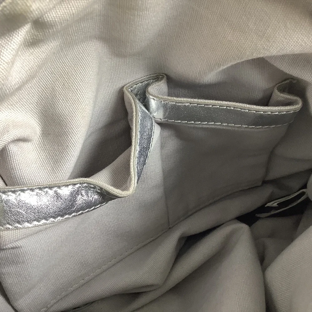 TOSCA BLU Silver Pleated Leather Shoulder Bag - Picture 8 of 16